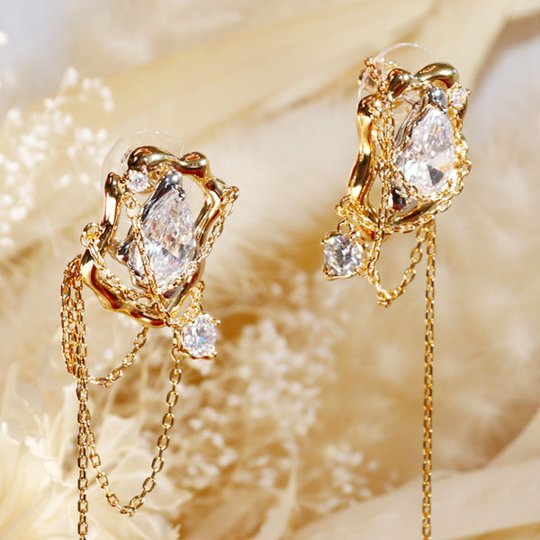 ピアス ゴージャスクリスタルチェーン